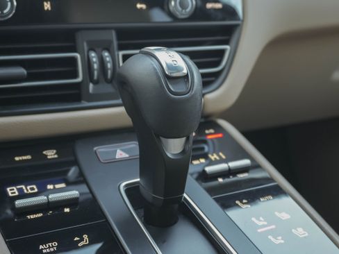 Used 2024 Porsche Macan image 30