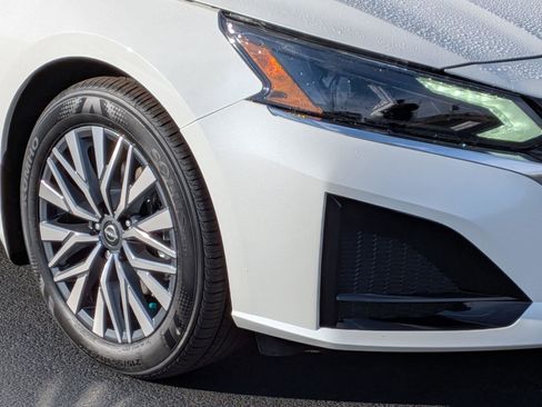 New 2025 Nissan Altima 2.5 SV image 9