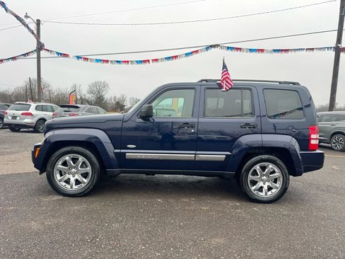 Used 2012 Jeep Liberty Sport image 2