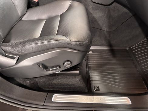 Certified 2023 Volvo XC90 B6 Plus w/ Protection Package Premier image 17