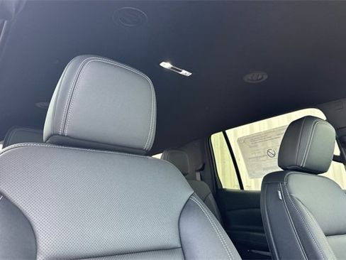 New 2026 Chevrolet Traverse LT image 23