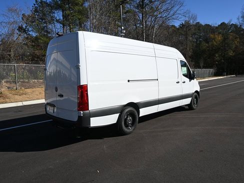 Used 2025 Mercedes-Benz Sprinter 2500 image 26