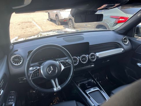 Used 2025 Mercedes-Benz GLB 250 4MATIC image 34