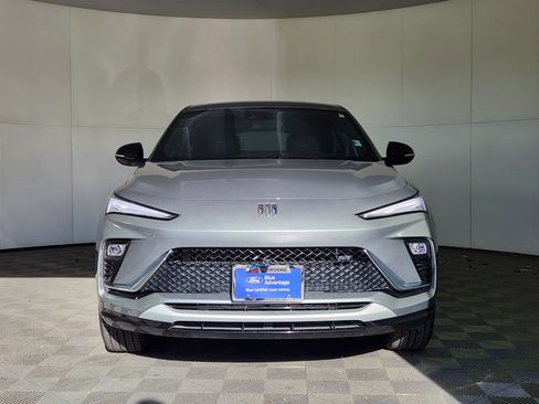 Used 2024 Buick Envista Sport Touring w/ Convenience II Package image 2