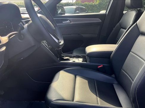 Used 2023 Volkswagen Atlas Cross Sport SE w/ Black Wheel Package FWD image 9