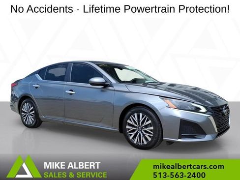 Used 2023 Nissan Altima 2.5 SV FWD image 1