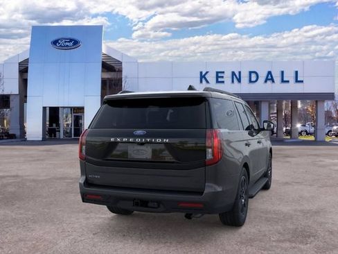 Used 2026 Ford Expedition Active AWD/4WD image 8