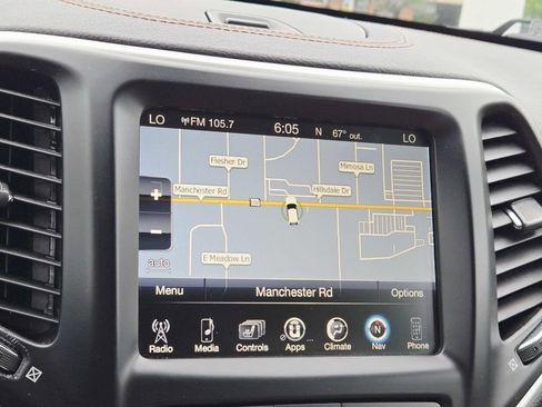Used 2018 Jeep Cherokee Limited w/ Trailer Tow Group AWD/4WD image 26