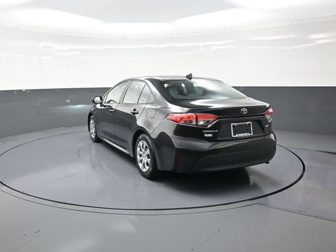 Used 2023 Toyota Corolla LE image 5