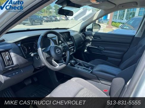 Used 2025 Nissan Pathfinder SV FWD image 6