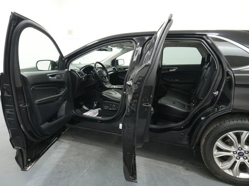 Used 2019 Ford Edge Titanium w/ Cold Weather Package AWD/4WD image 25