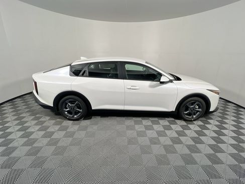 New 2026 Kia K4 FWD image 2