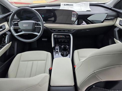 New 2025 Audi Q5 Premium image 11