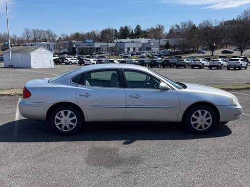 Used 2005 Buick LaCrosse CX w/ Silver Convenience Package image 5