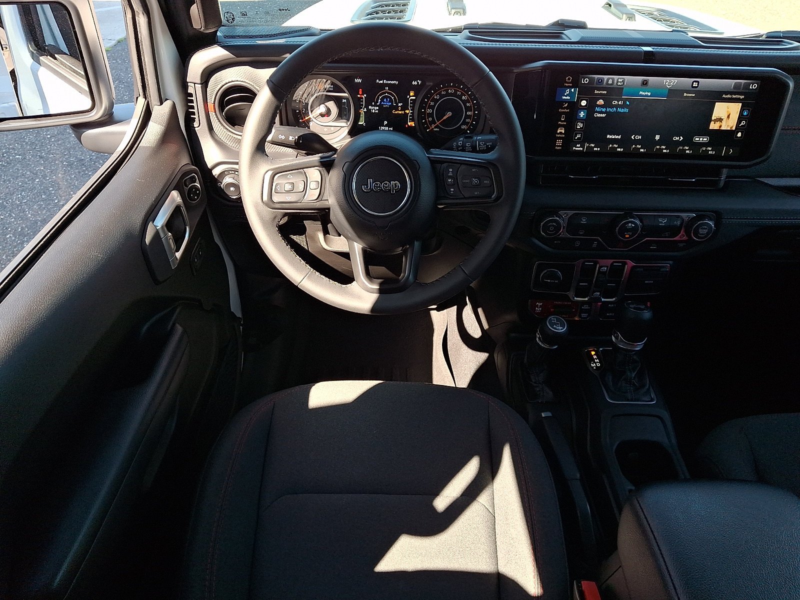 Used 2026 Jeep Wrangler Unlimited Rubicon AWD/4WD image 13