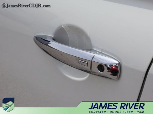 Used 2025 Nissan Altima 2.5 SV FWD image 19