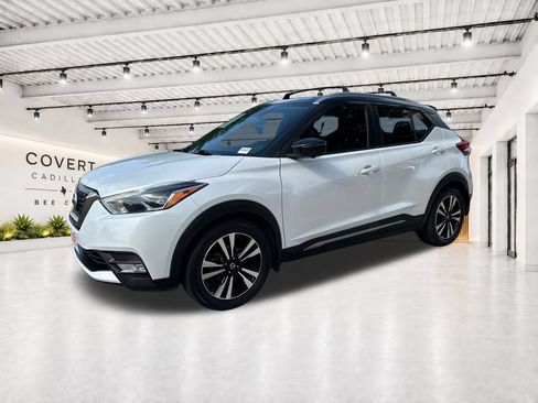 Used 2019 Nissan Kicks SR w/ Exterior Package FWD image 4
