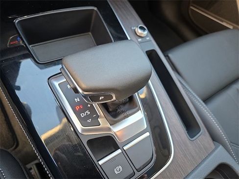 Certified 2025 Audi Q5 2.0T Premium Plus w/ Premium Plus Package image 16