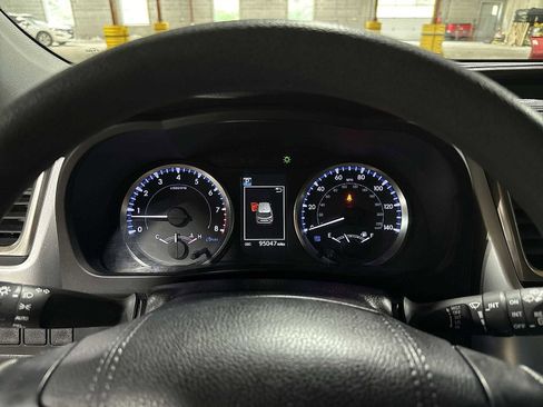 Used 2019 Toyota Highlander LE AWD/4WD image 31