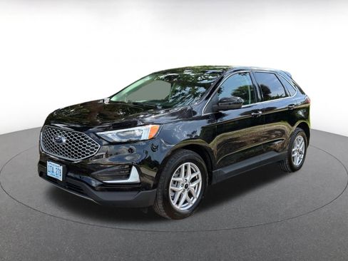 Used 2024 Ford Edge SEL image 4
