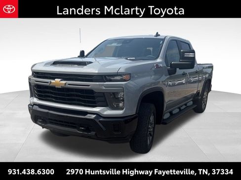 Used 2024 Chevrolet Silverado 2500 Custom w/ Custom Value Package AWD/4WD image 1