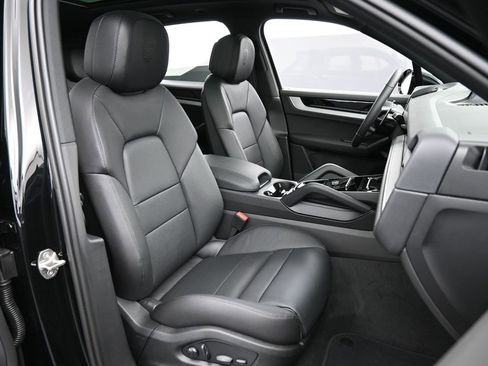 New 2026 Porsche Cayenne S AWD/4WD image 31