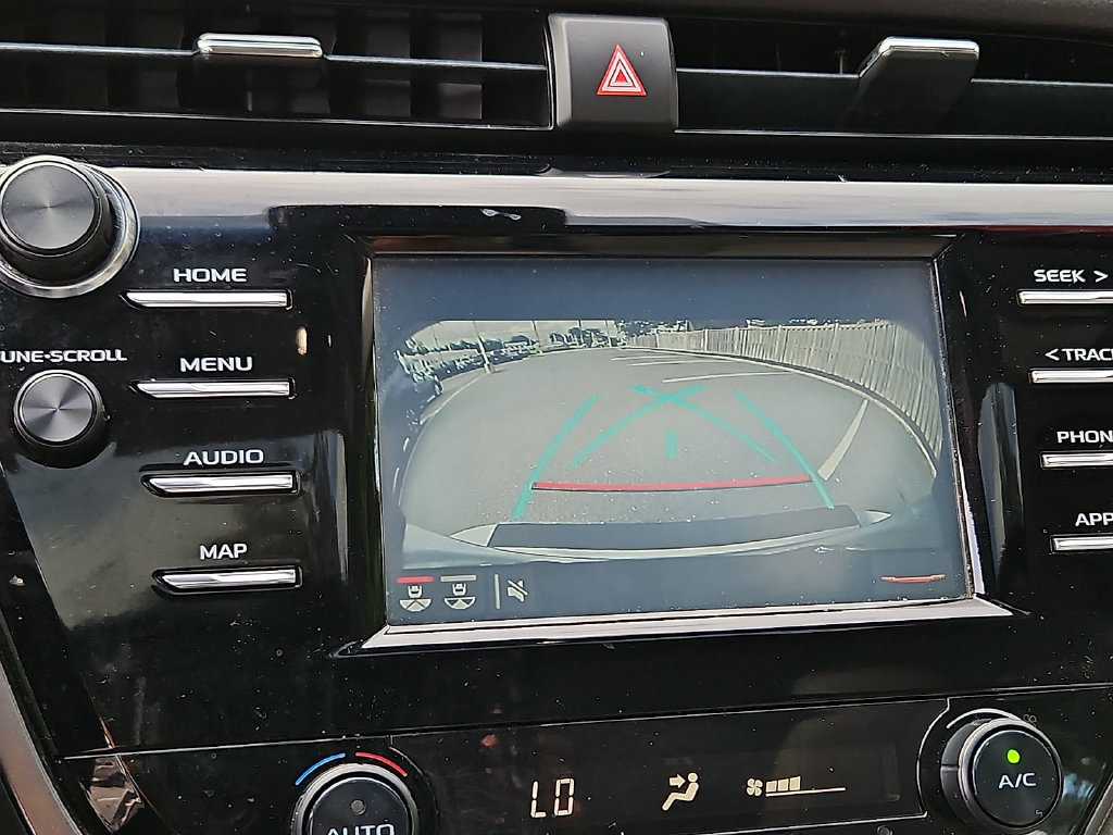 Used 2019 Toyota Camry SE w/ Convenience Package FWD image 18