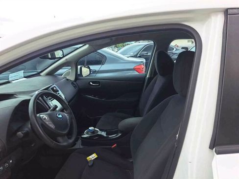Used 2016 Nissan Leaf SV image 5
