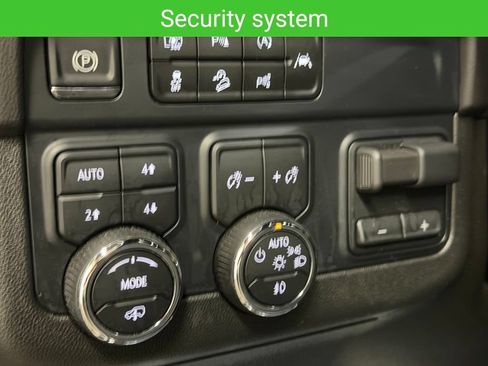 Certified 2025 Chevrolet Tahoe High Country AWD/4WD image 37