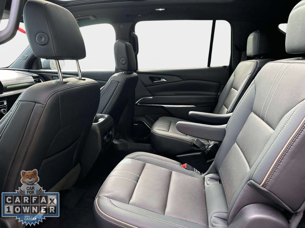 Used 2026 Chevrolet Traverse High Country w/ LPO, Floor Liner Package FWD image 10