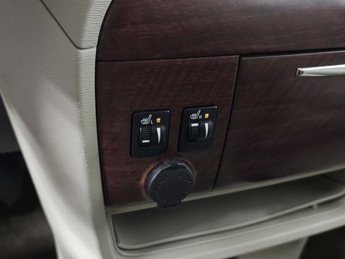 Used 2012 Toyota Sienna XLE FWD image 21