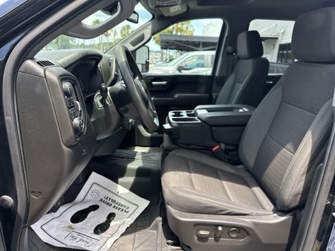 Used 2024 Chevrolet Silverado 2500 Custom w/ Custom Convenience Package AWD/4WD image 3