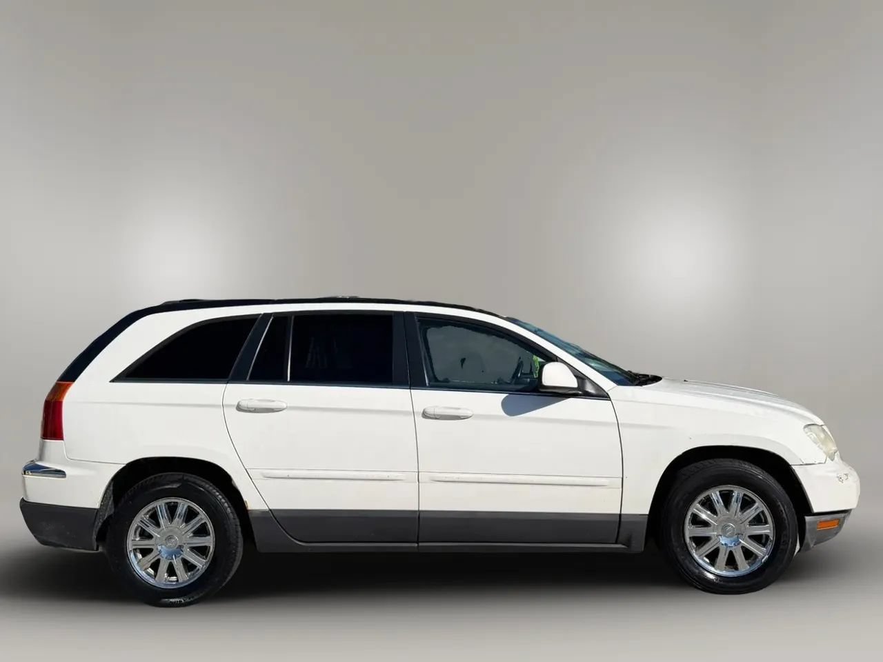 Used 2007 Chrysler Pacifica Touring FWD image 4