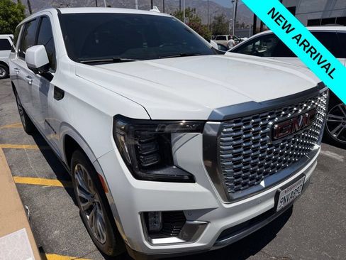 Used 2024 GMC Yukon XL Denali w/ Denali Reserve Package AWD/4WD image 2