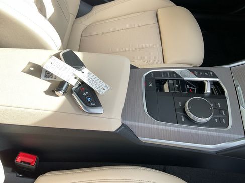 Used 2026 BMW 330i Sedan w/ M Sport Package RWD image 33