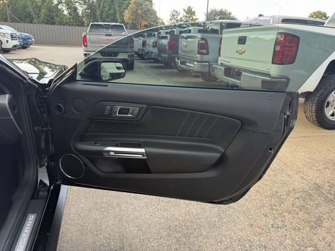 Used 2020 Ford Mustang Premium RWD image 13