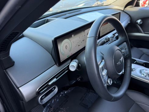 Used 2024 Genesis GV60 RWD image 10