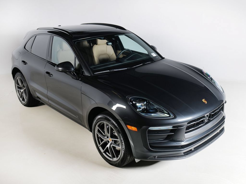 Certified 2026 Porsche Macan AWD/4WD image 25