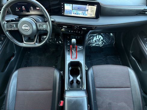 Used 2025 Nissan Kicks SR image 12