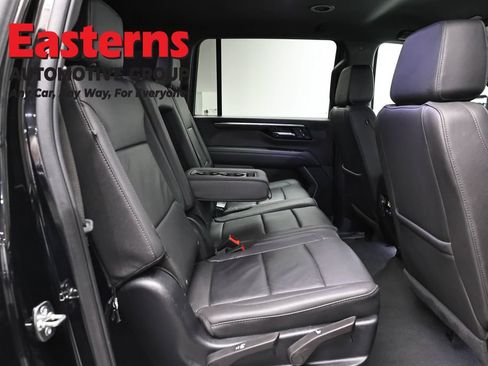 Used 2025 Chevrolet Suburban Z71 AWD/4WD image 25