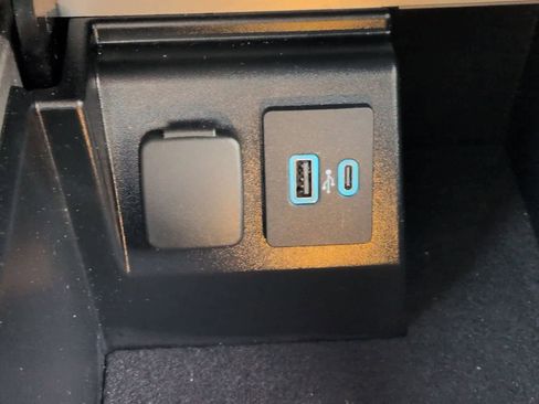 Certified 2023 Ford Explorer XLT w/ Equipment Group 202A image 31