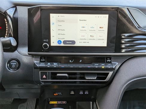 Used 2025 Toyota Camry LE image 17