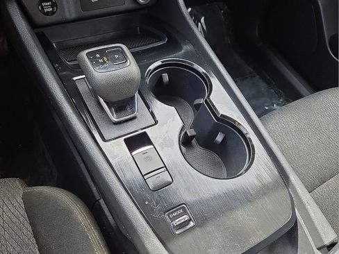 Used 2024 Nissan Rogue SV image 31