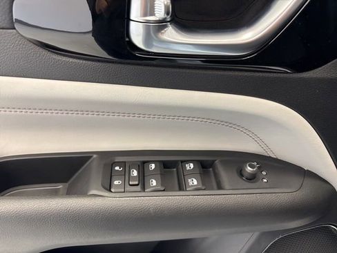 New 2026 Jeep Compass Limited image 18