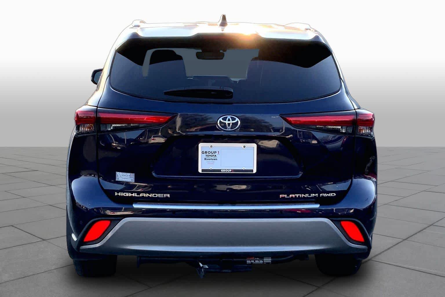 Used 2022 Toyota Highlander Platinum AWD/4WD image 5
