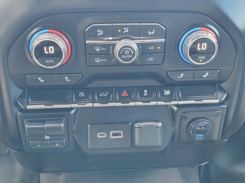 Used 2021 Chevrolet Silverado 1500 LT AWD/4WD image 22