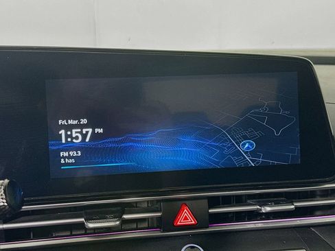 Used 2024 Hyundai Elantra SEL image 25