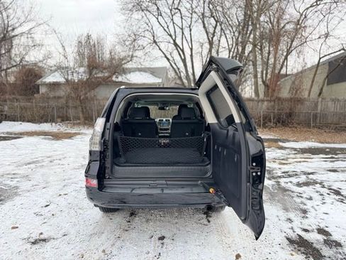 Used 2019 Lexus GX 460 image 25