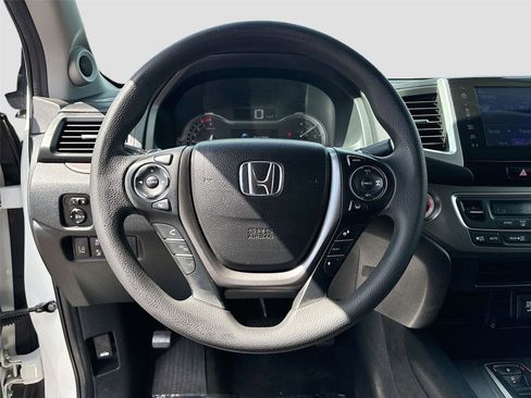 Used 2020 Honda Ridgeline Sport image 11