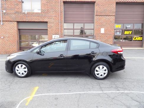 Used 2017 Kia Forte LX image 16